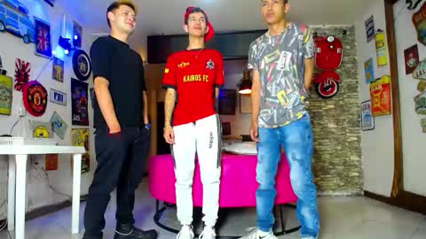 Snapshot of g4mens chatting on 10/26/25, 03:51 G4MENS online show from 10/26/25, 03:51