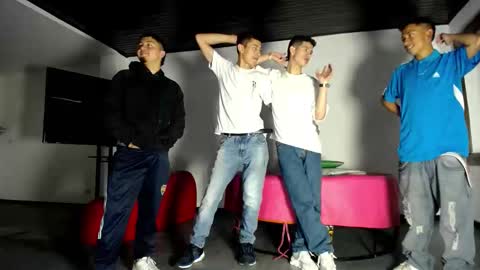 Snapshot of g4mens chatting on 11/17/25, 03:51 G4MENS online show from 11/17/25, 03:51