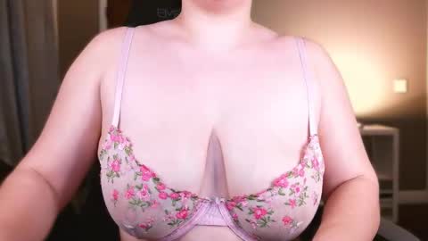 gaaby  online show from 12/16/25, 11:10