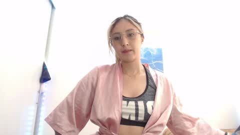 Gabriela online show from 10/21/25, 04:08