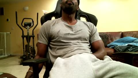 Snapshot of gabbc18 chatting on 04/18/26, 04:27 James online show from 04/18/26, 04:27