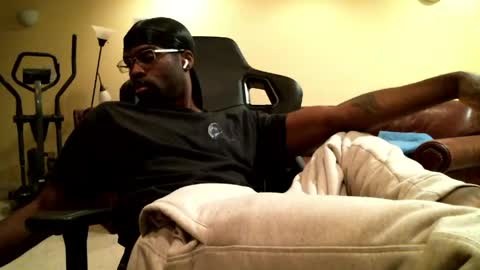 Snapshot of gabbc18 chatting on 04/25/26, 03:31 James online show from 04/25/26, 03:31