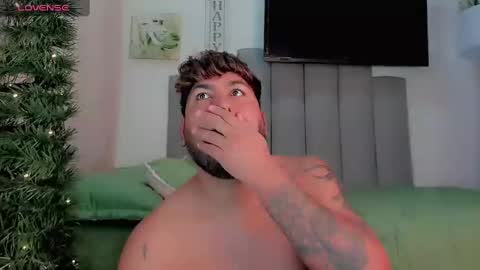 Snapshot of gabbo__ chatting on 12/30/24, 12:32 GABO online show from 12/30/24, 12:32