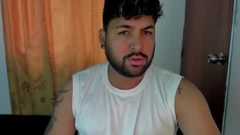 Snapshot of gabbo__ chatting on 02/23/25, 06:12 GABO online show from 02/23/25, 06:12