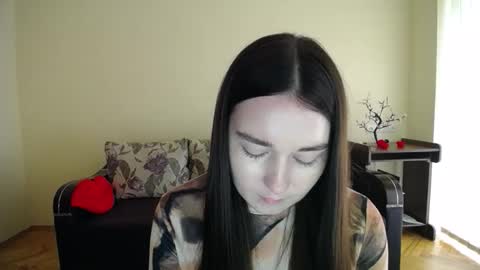 Jaklin online show from 09/19/25, 09:00