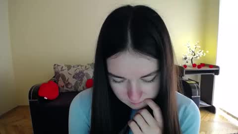Snapshot of gabby_di chatting on 04/22/26, 08:17 Jaklin online show from 04/22/26, 08:17