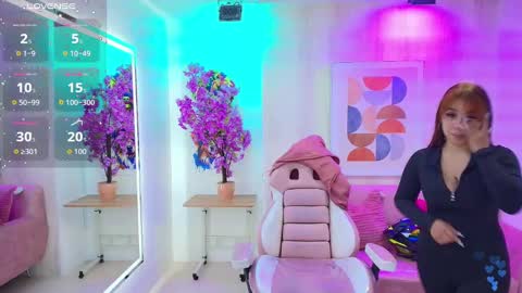 gabby_evanns online show from 11/17/25, 12:22