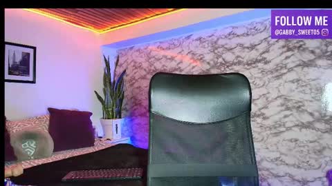 Snapshot of gabby_sweet5 chatting on 11/23/25, 02:00 Gabby Sweet online show from 11/23/25, 02:00