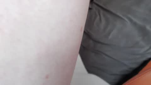 Snapshot of gabbythefemboy chatting on 11/17/25, 05:19 Gender Fluid Femboy online show from 11/17/25, 05:19