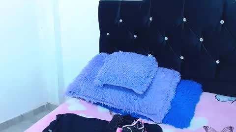 gabi_jhons_23 online show from 11/10/25, 08:35