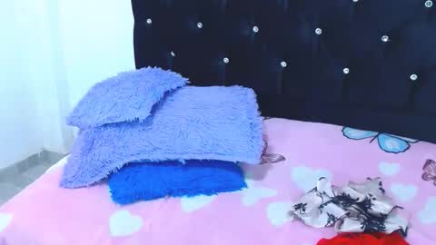 gabi_jhons_23 online show from 11/12/25, 09:53