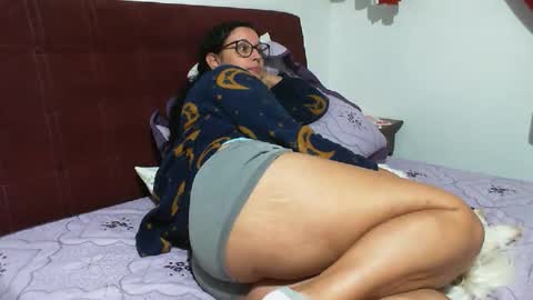 Snapshot of gabibrasil chatting on 04/21/26, 01:42 gaby layla online show from 04/21/26, 01:42