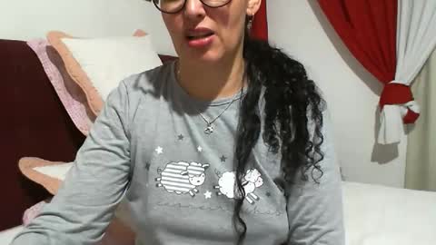 Snapshot of gabibrasil chatting on 05/15/26, 10:39 gaby layla online show from 05/15/26, 10:39