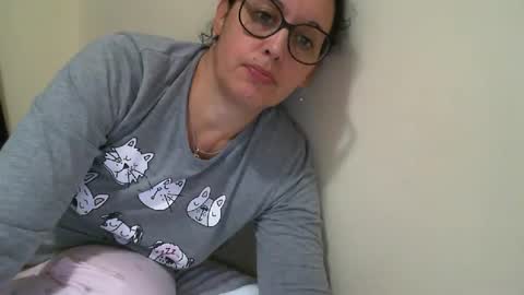 Snapshot of gabibrasil chatting on 05/25/26, 01:22 gaby layla online show from 05/25/26, 01:22