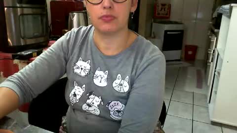 Snapshot of gabibrasil chatting on 06/08/26, 01:28 gaby layla online show from 06/08/26, 01:28