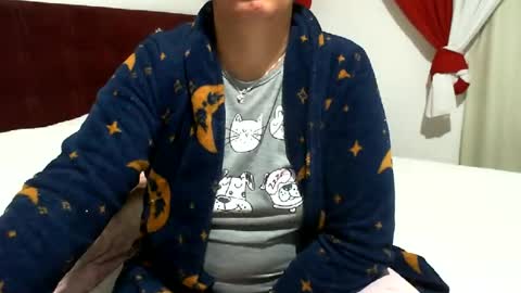 Snapshot of gabibrasil chatting on 07/12/26, 10:56 gaby layla online show from 07/12/26, 10:56