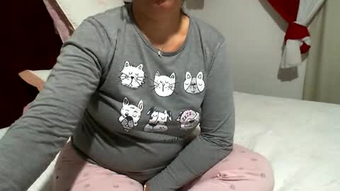 Snapshot of gabibrasil chatting on 07/16/26, 11:44 gaby layla online show from 07/16/26, 11:44