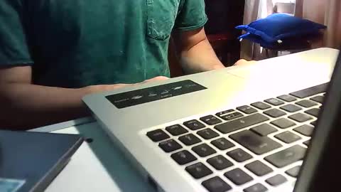 javier online show from 02/11/25, 04:24