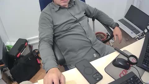 Snapshot of gabriel9_2003 chatting on 03/23/26, 11:25 gabriel9_2003 online show from 03/23/26, 11:25