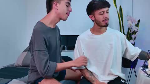 gabriel_and_geronimo online show from 11/21/25, 01:37