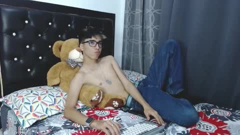 gabriel_x18 online show from 02/02/26, 04:11