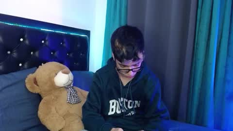 gabriel_x18 online show from 02/15/26, 05:04