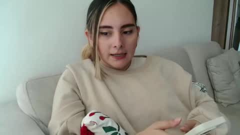 Gabriela Miller online show from 10/23/25, 07:01