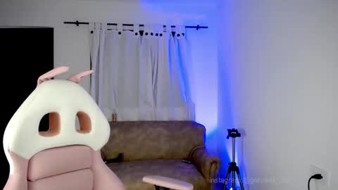 Snapshot of gabriela_r chatting on 09/10/25, 12:38 Gabriela online show from 09/10/25, 12:38