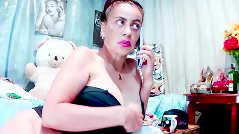 Gabriella Lopez online show from 02/06/25, 12:37