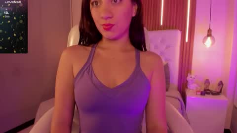 Snapshot of gabrielaastone chatting on 10/20/25, 12:27 gabrielaastone online show from 10/20/25, 12:27