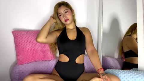 gabrielatafur1 online show from 10/25/25, 11:07