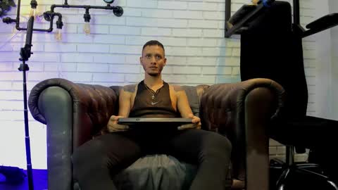 gabrieldraven online show from 10/22/25, 07:46