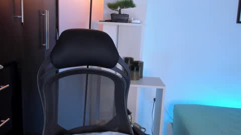 Snapshot of gabriella__tom chatting on 09/22/25, 10:23 Gabriella online show from 09/22/25, 10:23