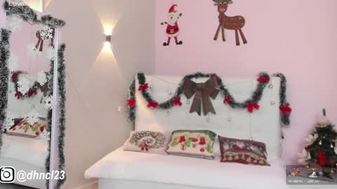 Snapshot of gabriellahoney18 chatting on 12/12/24, 11:47 Gabriella online show from 12/12/24, 11:47