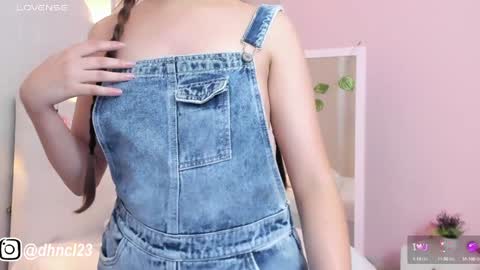 Snapshot of gabriellahoney18 chatting on 01/31/25, 10:42 Gabriella online show from 01/31/25, 10:42