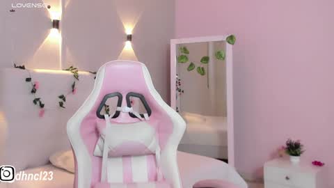 Snapshot of gabriellahoney18 chatting on 02/04/25, 10:24 Gabriella online show from 02/04/25, 10:24