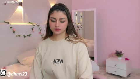 Snapshot of gabriellahoney18 chatting on 02/08/25, 12:38 Gabriella online show from 02/08/25, 12:38