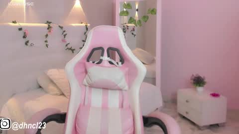 Snapshot of gabriellahoney18 chatting on 02/12/25, 01:19 Gabriella online show from 02/12/25, 01:19