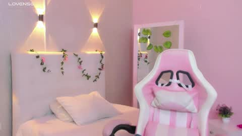 Snapshot of gabriellahoney18 chatting on 02/12/25, 09:11 Gabriella online show from 02/12/25, 09:11