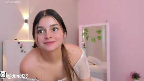 Snapshot of gabriellahoney18 chatting on 02/13/25, 09:27 Gabriella online show from 02/13/25, 09:27