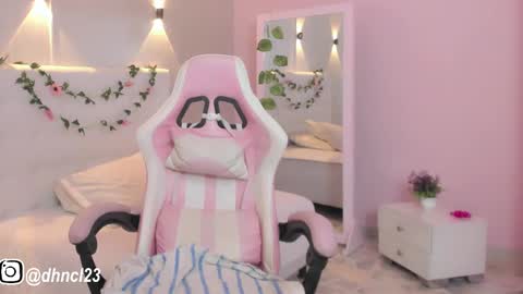 Snapshot of gabriellahoney18 chatting on 02/20/25, 11:32 Gabriella online show from 02/20/25, 11:32