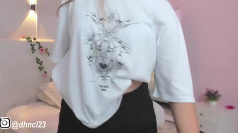 Snapshot of gabriellahoney18 chatting on 03/05/25, 01:42 Gabriella online show from 03/05/25, 01:42