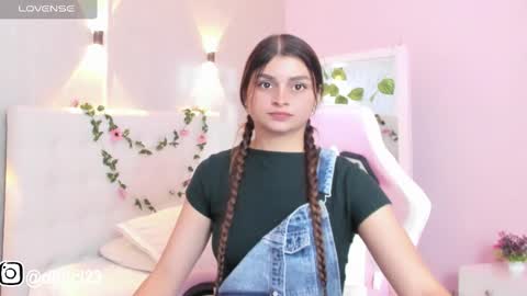 Snapshot of gabriellahoney18 chatting on 03/05/25, 10:21 Gabriella online show from 03/05/25, 10:21