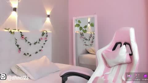 Snapshot of gabriellahoney18 chatting on 03/09/25, 12:53 Gabriella online show from 03/09/25, 12:53