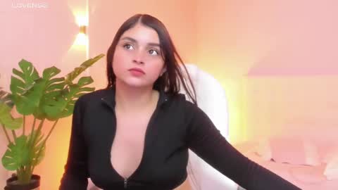 Snapshot of gabriellahoney18 chatting on 09/08/25, 08:41 Gabriella online show from 09/08/25, 08:41