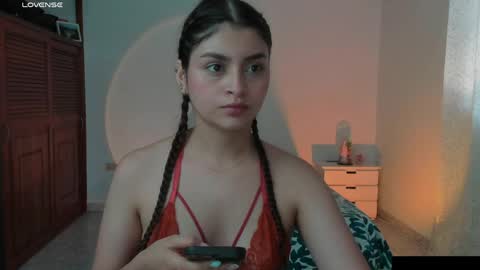 Snapshot of gabriellahoney18 chatting on 04/18/26, 06:01 Gabriella online show from 04/18/26, 06:01