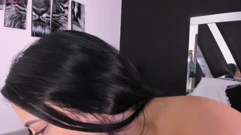 Snapshot of gabriellasmith_ chatting on 10/27/25, 03:49 Gabriella Antonella online show from 10/27/25, 03:49