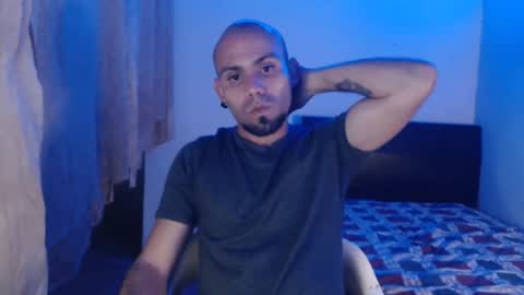 Snapshot of gabrielle_ramirez chatting on 02/03/25, 10:43 Gabriel online show from 02/03/25, 10:43