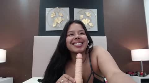 Snapshot of gabriqueen_gh chatting on 01/24/25, 04:16 Gaby online show from 01/24/25, 04:16