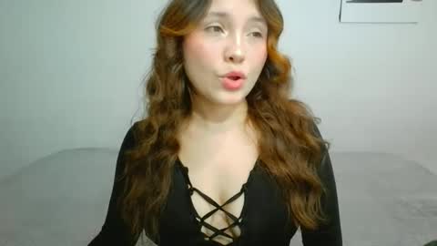 Snapshot of gaby_evans2 chatting on 10/13/25, 04:12 gabriela online show from 10/13/25, 04:12